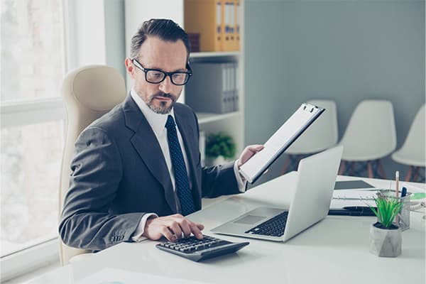 Choosing the Right Loan for Your Business: Personal Loan or Business Loan | best business loans | Article Thumbnail